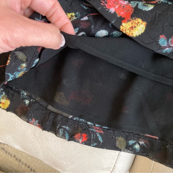 Club Monaco Taisie Floral Long Bell Sleeve Blouse - Picture 7 of 8